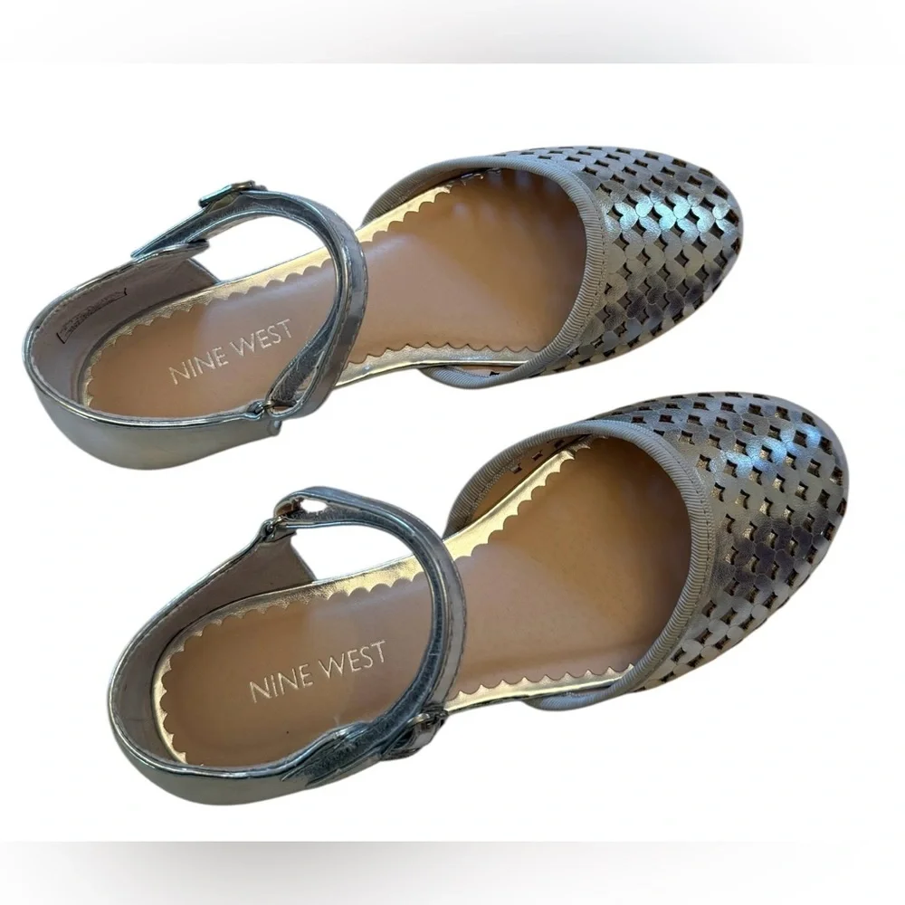 Nine West Vivien Metallic Silver Flats Size 2 M NWT - Picture 9 of 15